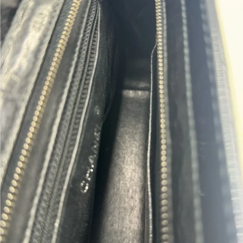 Auth Vtg Chanel Small CC Black Quilted Patent Leather Slit Pocket Shoulder Bag